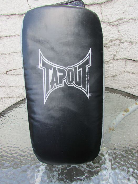 Лапа щит Tapout Thai Strike