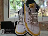 Jordan MAX AURA 5