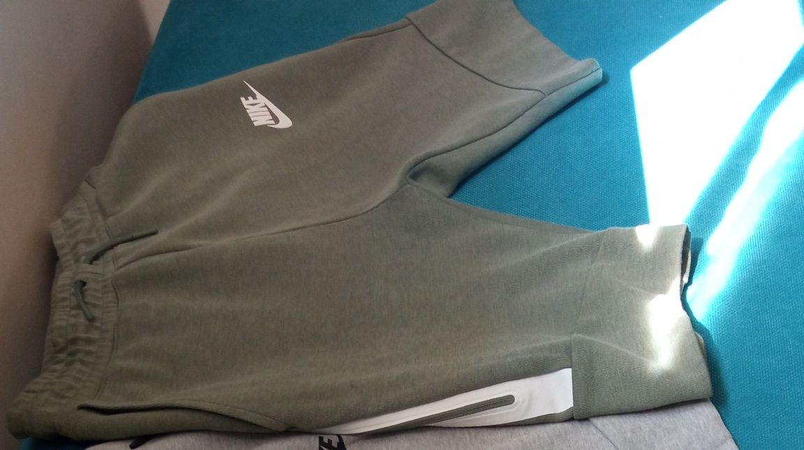 Къс панталон Nike tech fleece