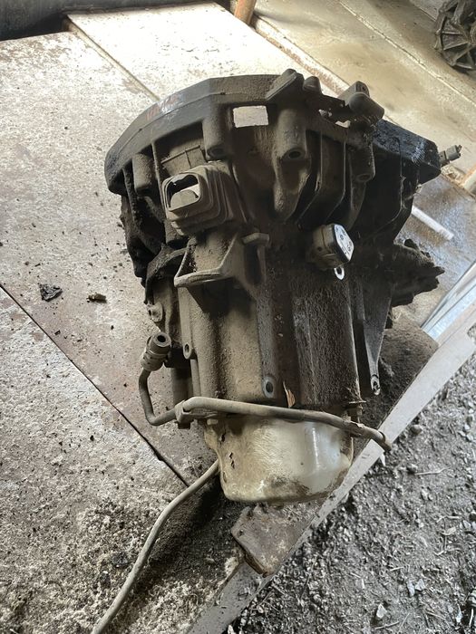 Скороростна кутия за рено сценик/scenic 1.9 d