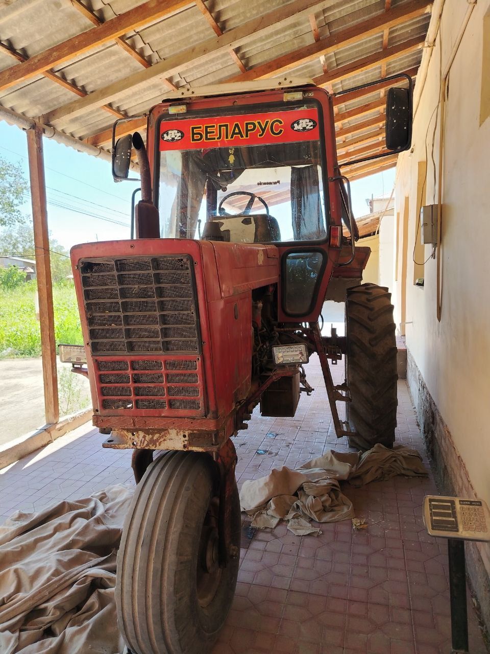 Traktor MTZ80 sotiladi holati yaxshi yurib duribdi kalitda yonadi