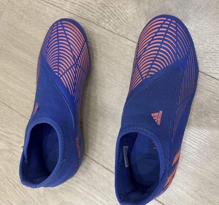 Крассовки  adidas оригинал