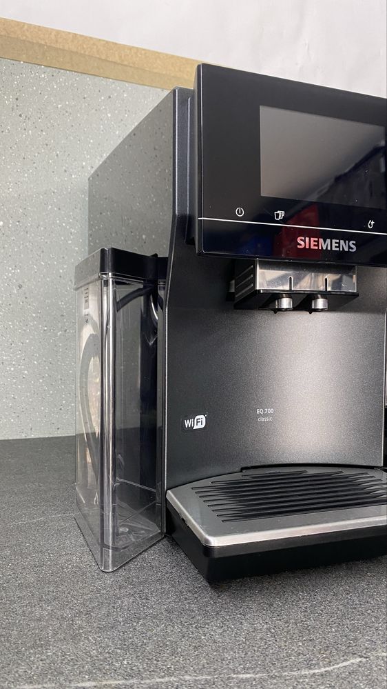 Espressor automat SIEMENS EQ700