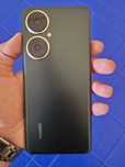 Huawei 13/128 gb qirilgan joylari yoq  10 da 9