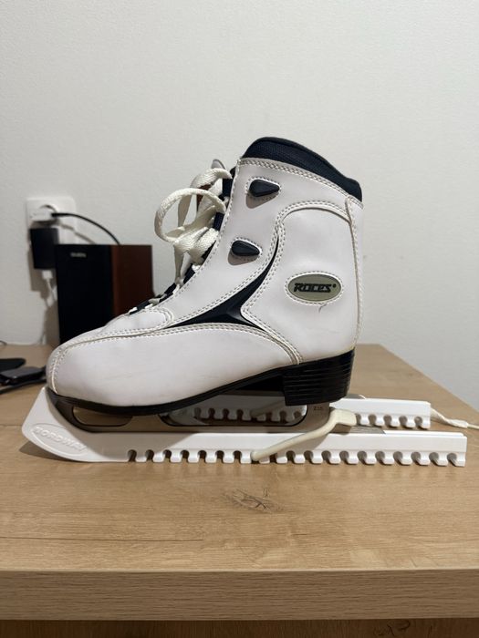 Коньки женские , новые