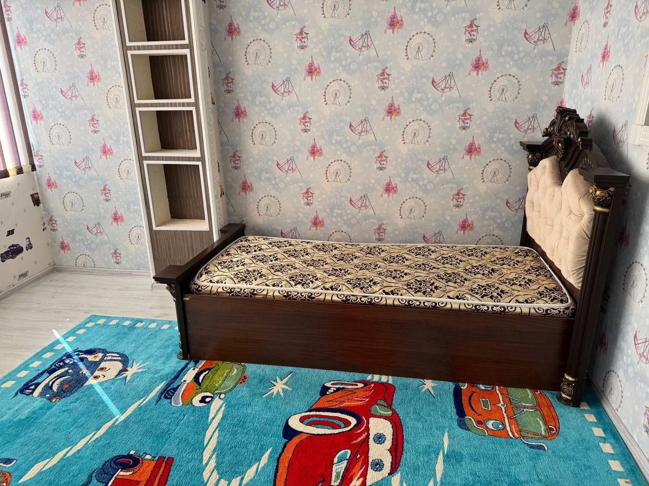 Vagzal park darvozasi oldida navastroyka ijaraga beriladi