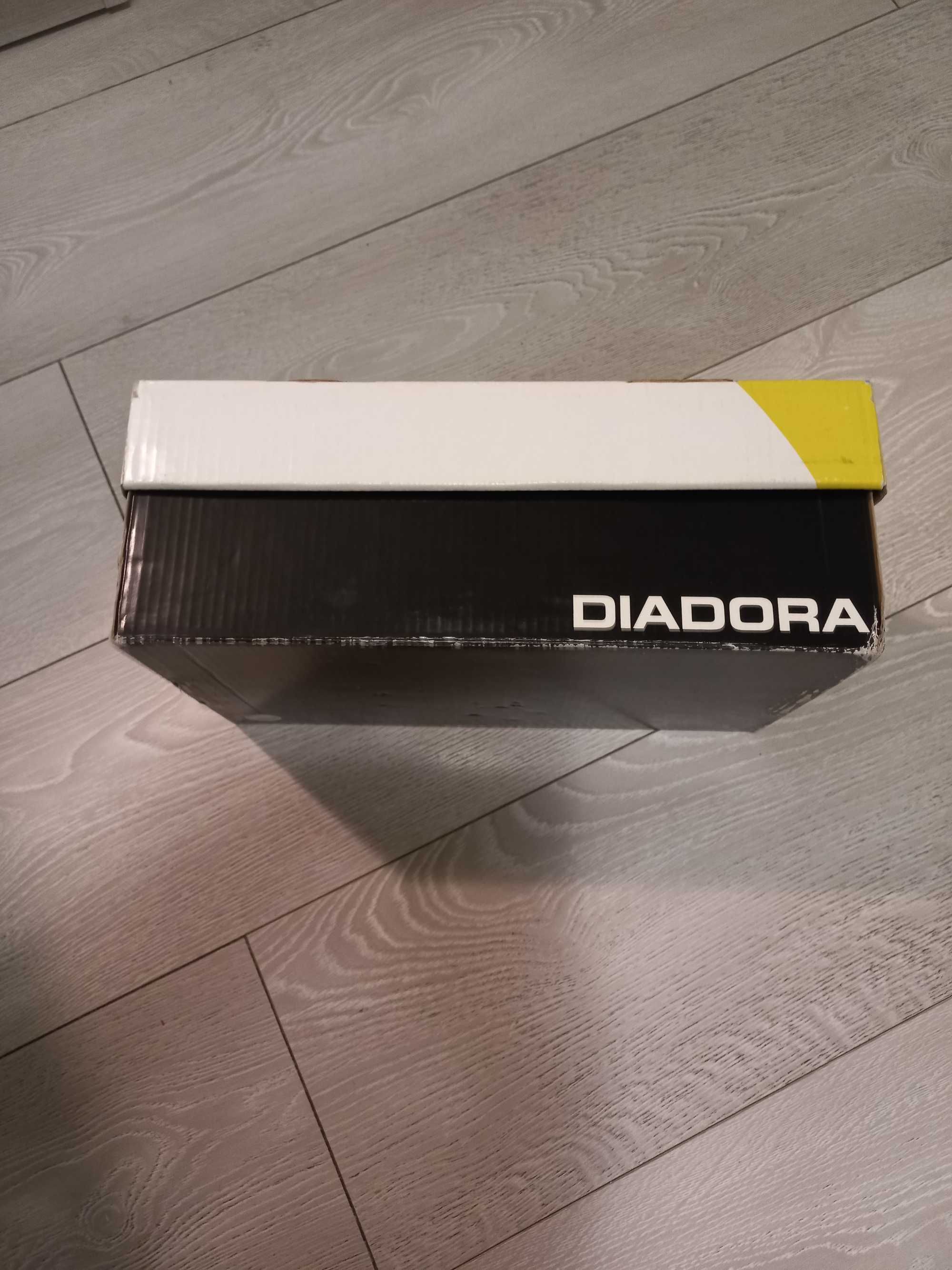 Бутонки  Diadora
