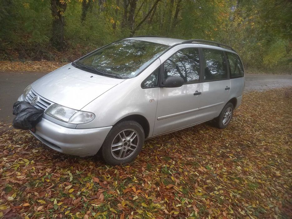 Продавам фолсваген Шаран