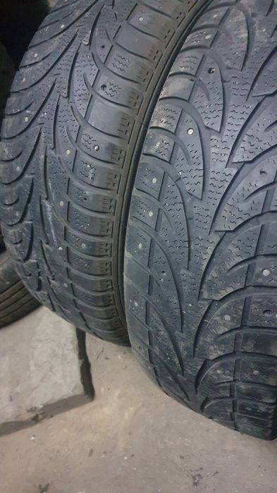 Продам две шины r 17