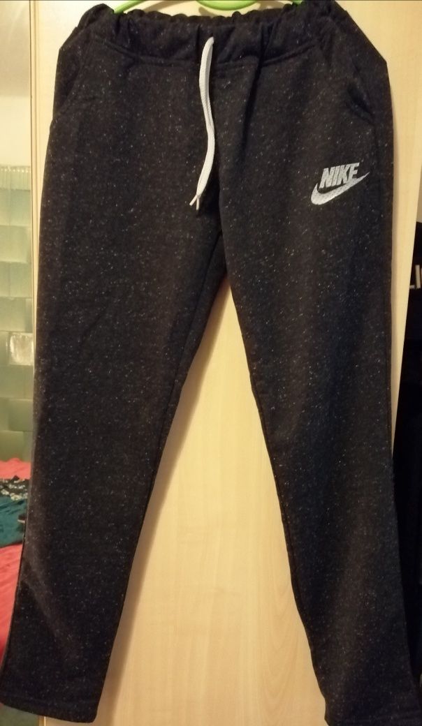 Set sport Nike dama,tricou și pantalon, bumbac cu elastan,marime L,Nou