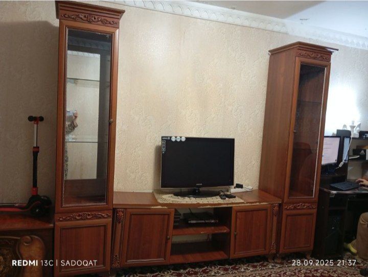 Стенка сотамиз яхши холатдда. Продаётся стенка состояние хорошее