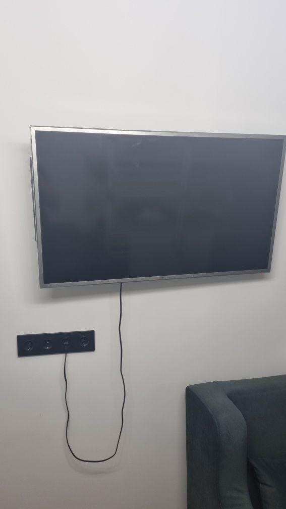 Установка телевизионных креплений на стену