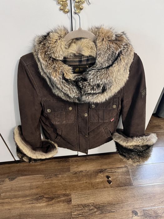 Vand geaca Belstaff, 100% originala, din bumbac cerat.