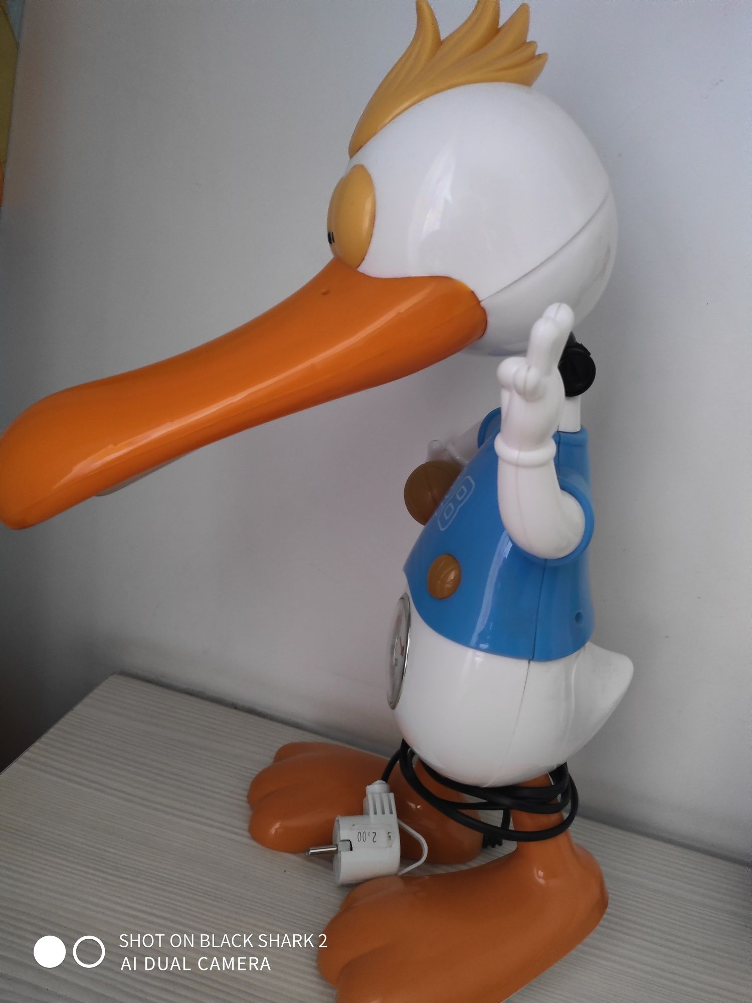 Vând lampa Donald Duck