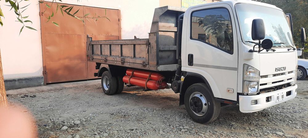 Isuzi самосвал сотилади