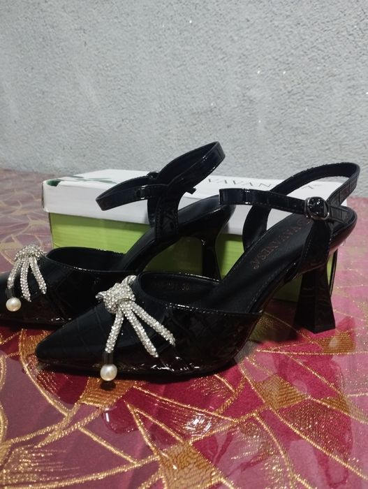 Yangi Tufli sotiladi umuman kiyilmagan