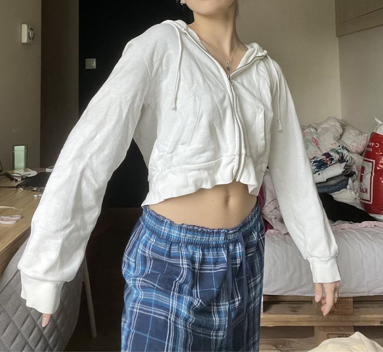 Къс Oversized суичър от Brandie Melville