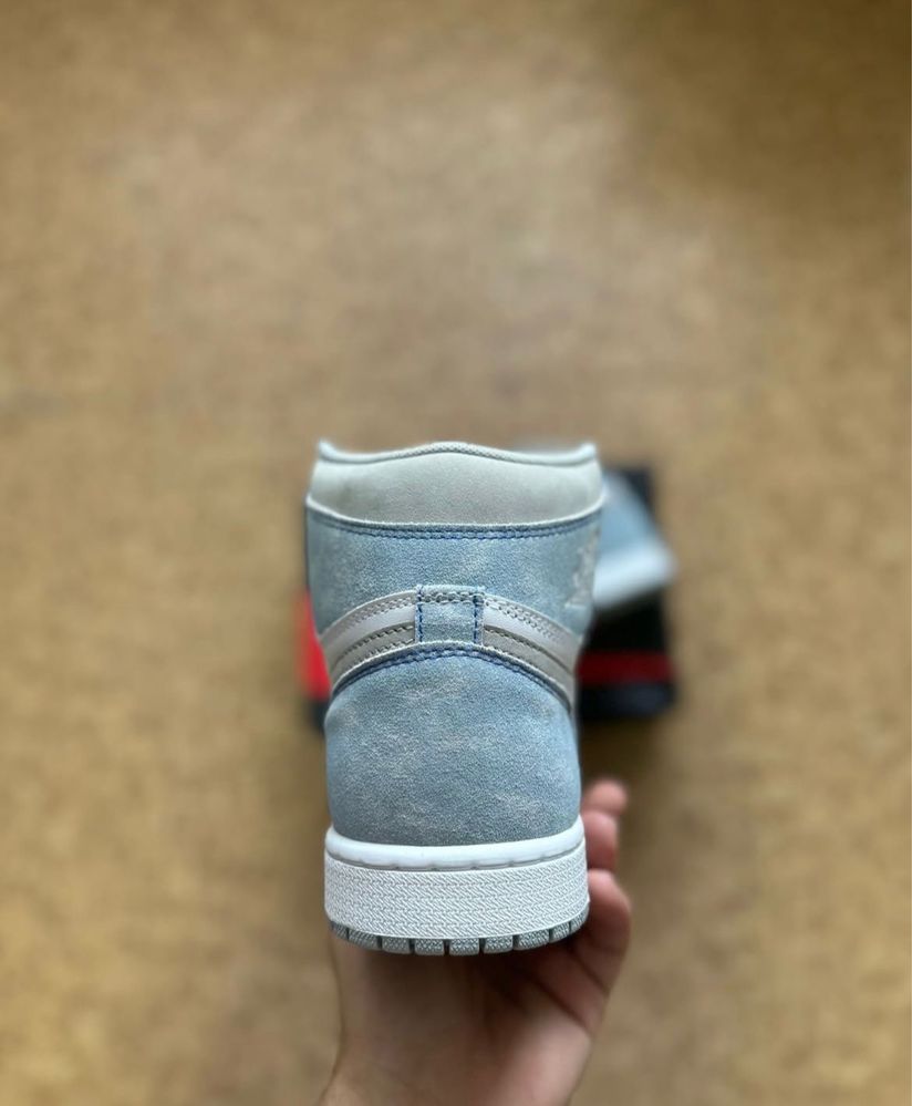 Jordan 1 hyper royal