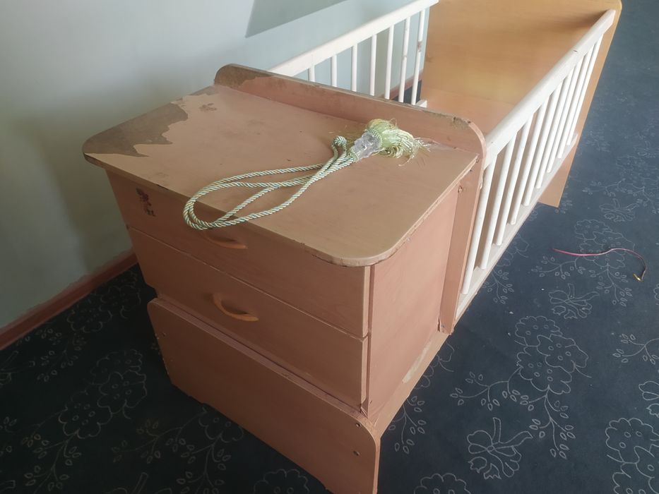 Ёш болалар учун кароват холати яхши