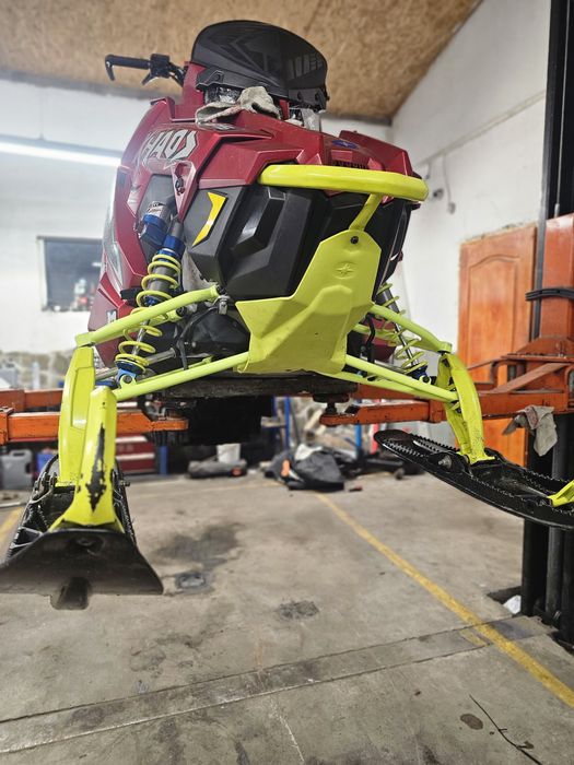 brate   snowmobil khaos 850   2019 -2025 1-1824652-067
1-1824653-067
1