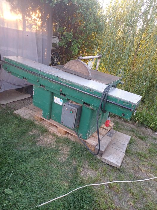 Circular cu masă mobilă