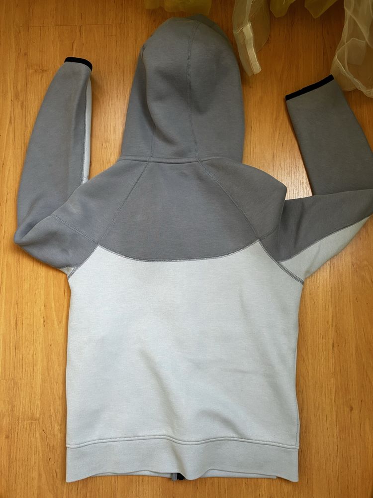 Nike tech fleece горнище