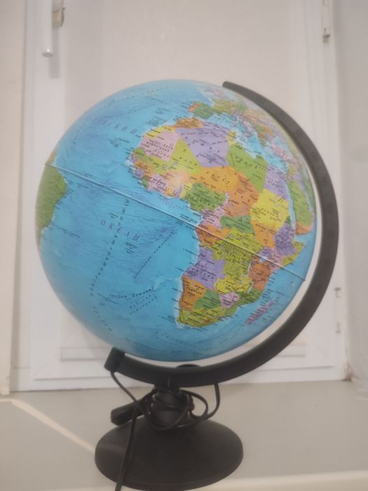 Продам Глобус диаметр 32см с Светильником