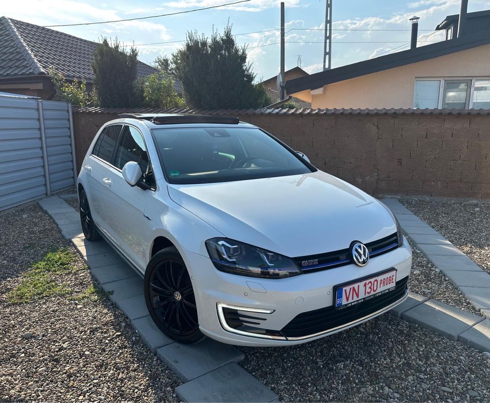 Volkswagen Golf VII GTE 2015