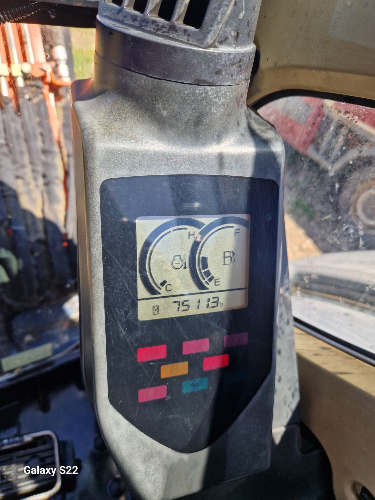 Hitachi u29 si nissan cabstar