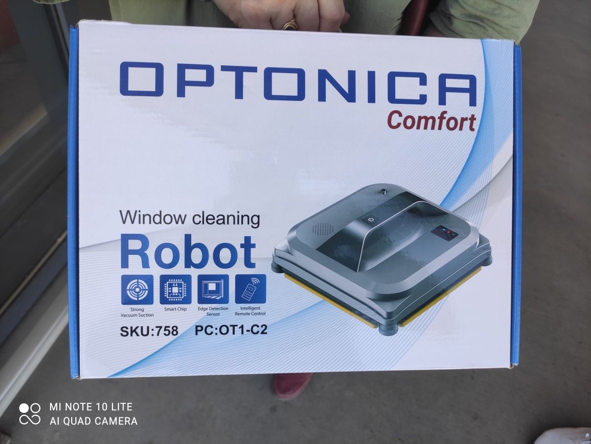 Optonica Робот за почистване на прозорци с вакуум
