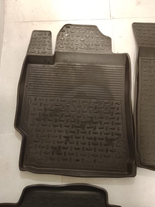 Продам автоковрики тайота камри 50-55 оригинал