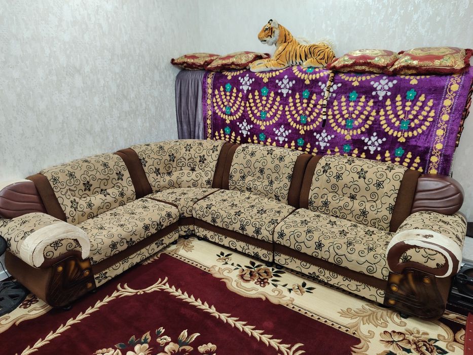 Ugalok 2 ta pufigi bilan. Holati yaxshi.