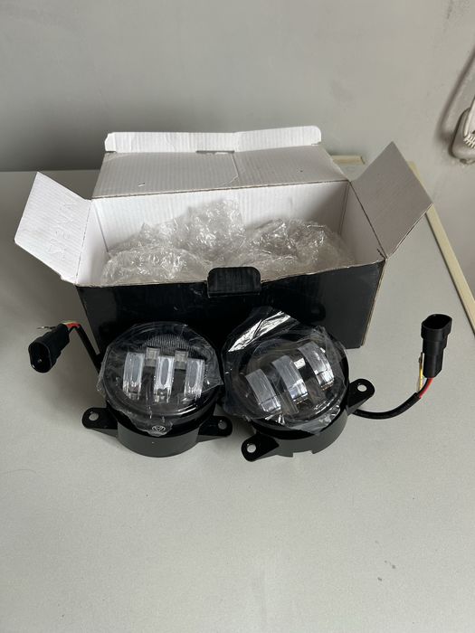 Продам противотуманные фары