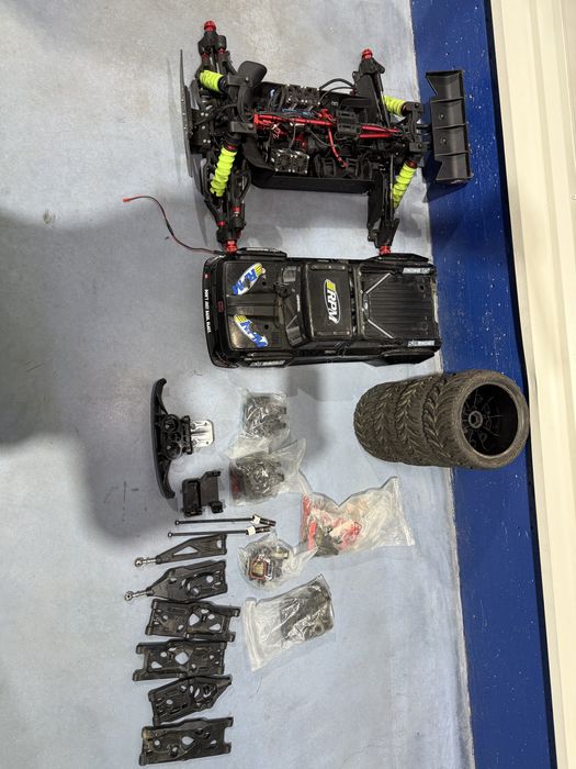 Arrma Outcast 8s EXB