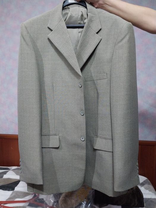 Мужской костюм новый