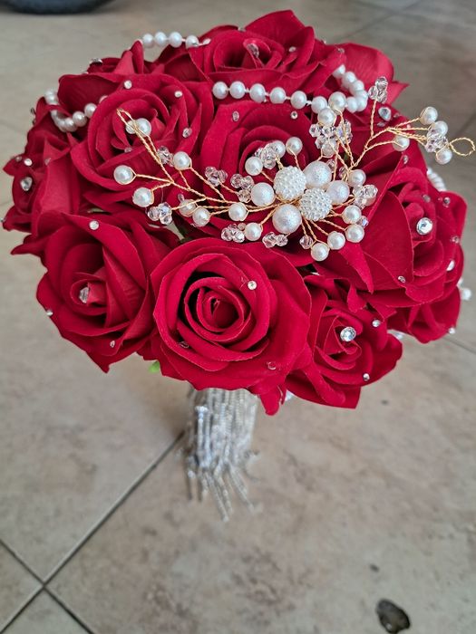 Булчински букет от рози