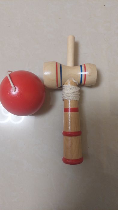 Vând Kendama nouă