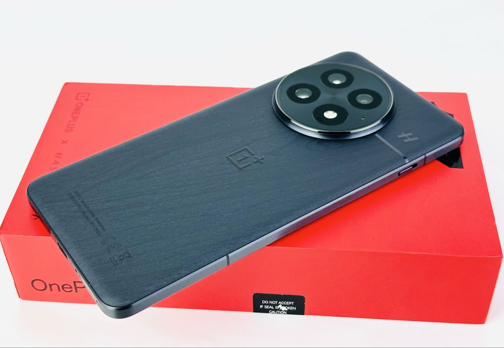 KATO НОВ! OnePlus 13 5G 16RAM 512GB Black Eclipse Гаранция!