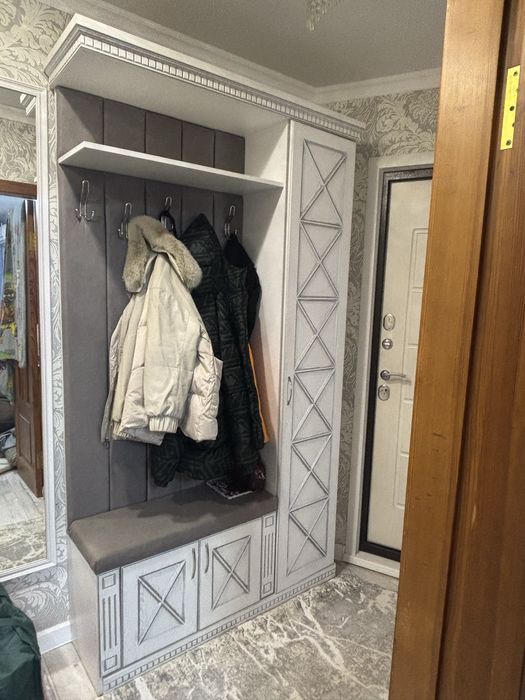 Продам прихожую.