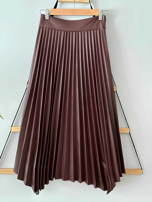 Тъмночервена (бордо) дълга плисирана кожена пола "Zara", размер М