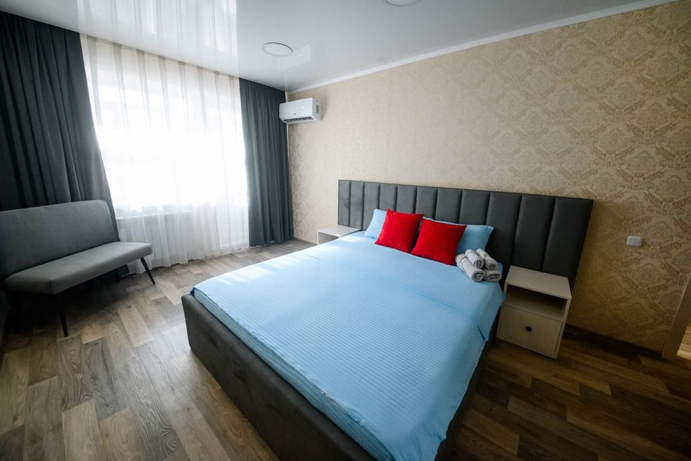 Сдам посуточно 1 комнатную квартиру Металлургов 10/1