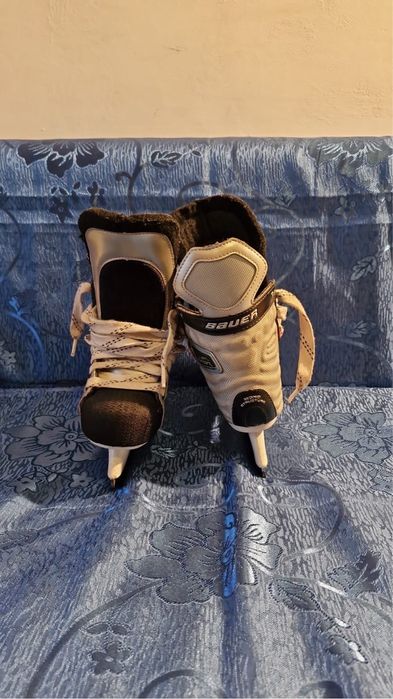 Patine de hockey Bauer Vapor nr 29.5 de copii in stare buna