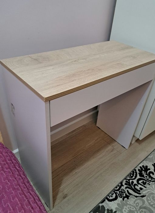 Стол письменный, туалетный, косметический современный