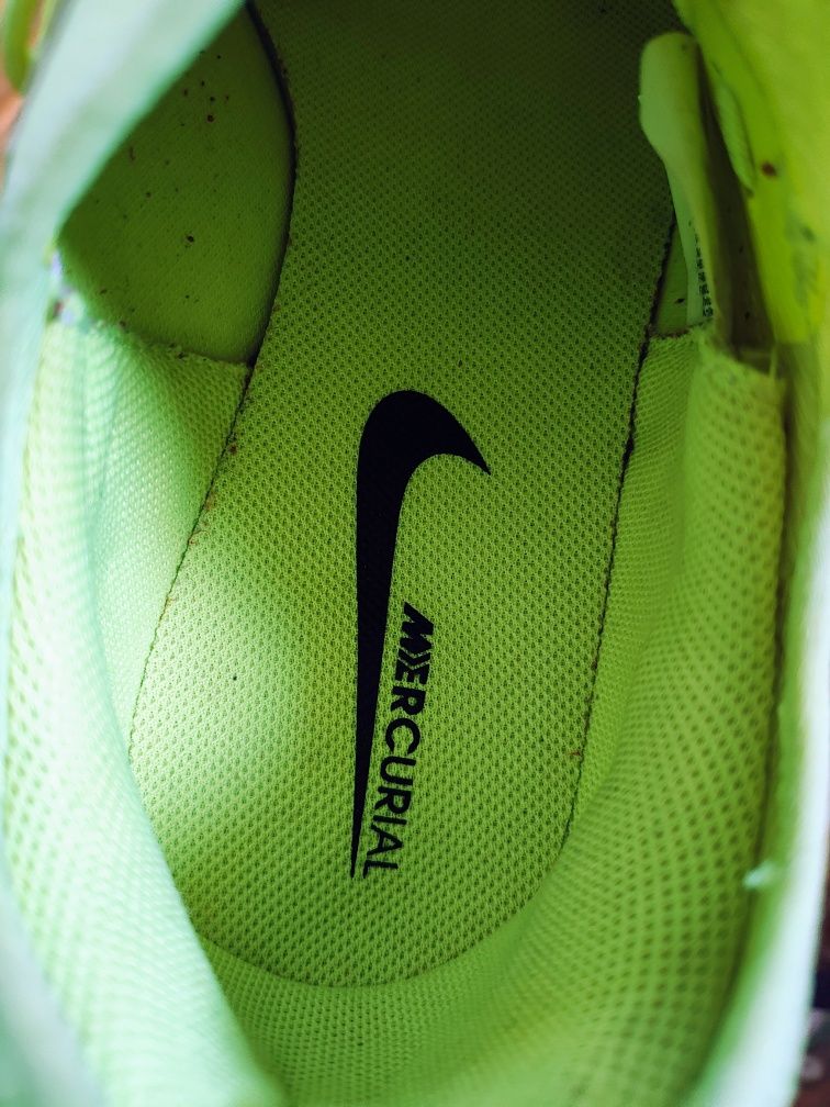 Оригинални бутонки на Nike 38 номер