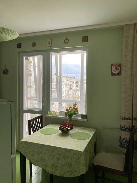 просторен тристаен апартамент