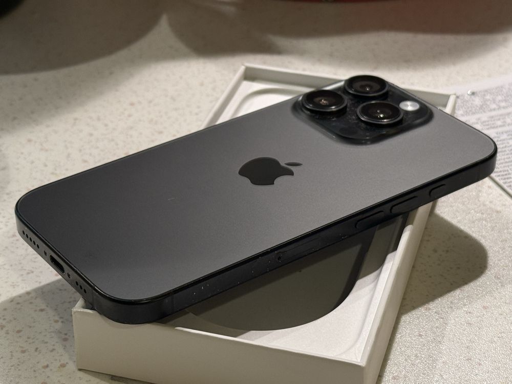 iPhone 16 Pro 128GB Black – Перфектен, 99% Батерия!