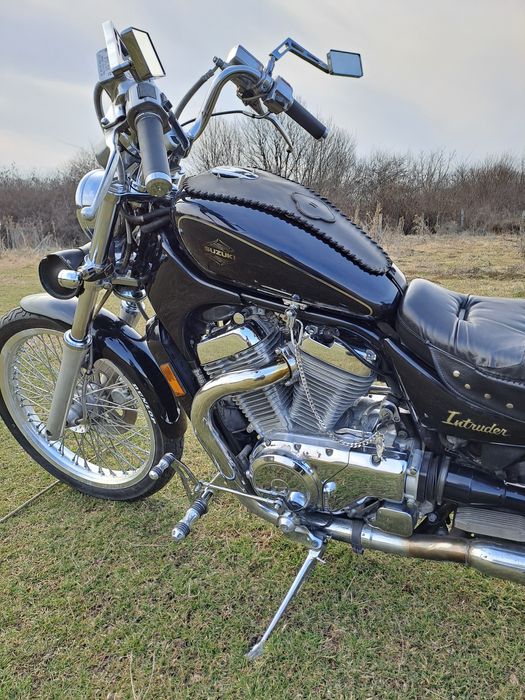 Suzuki vs intuder 750