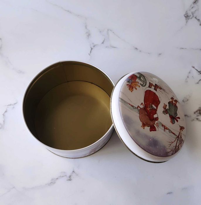 Коледни метални кутии