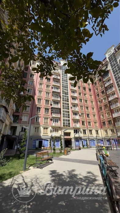 Продаётся 2-комнатная квартира на Юнусабаде, ЖК Хонсарой