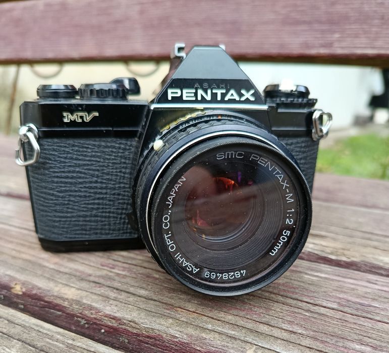 Aparat foto Pentax MV-1 + SMC Pentax-M 50mm f/2